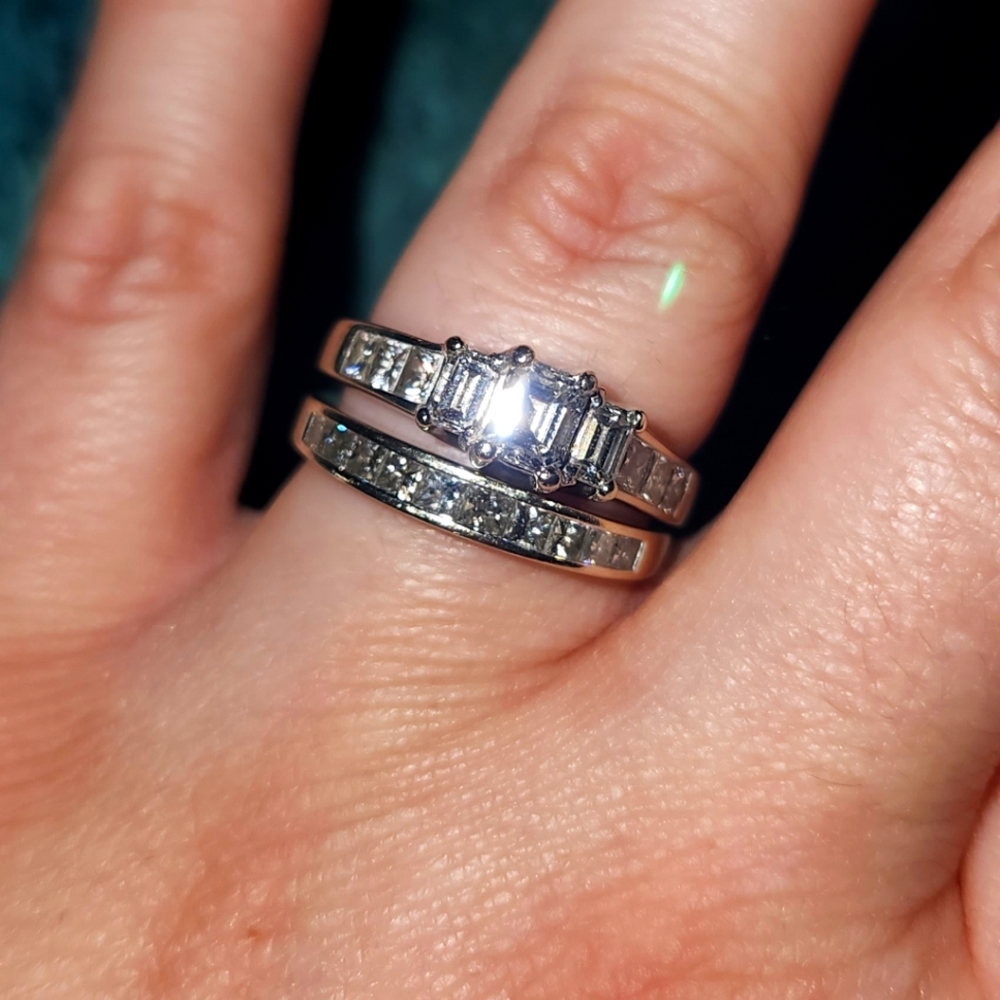 2 CT Diamond Engagement Ring w/ 1 CT wedding band